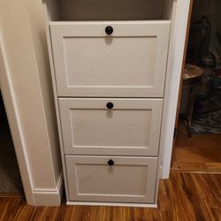 Shoe Cabinet With 3 Compartments