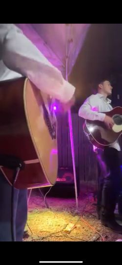 Guitarras Y Bajos