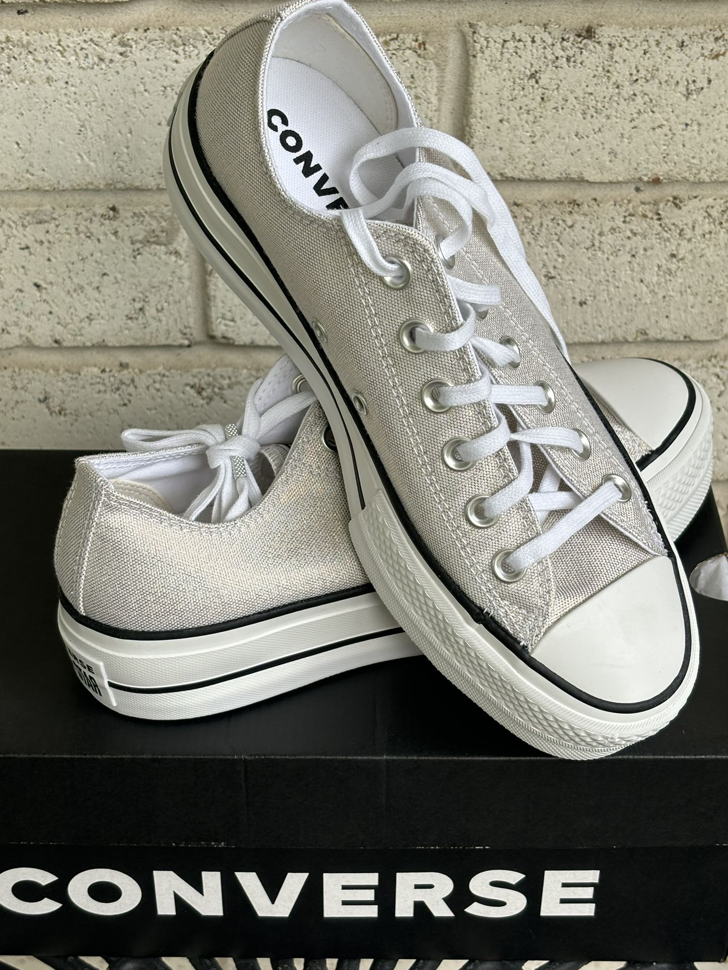 Converse Platform Sneakers Size 7.5