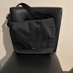 Authentic Kate Spade Messenger Bag