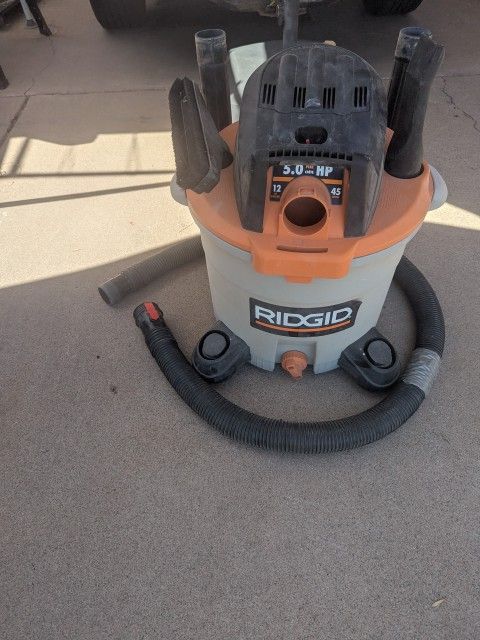 Ridgid 5 HP 12 Gallon Wet/Dry Vacuum