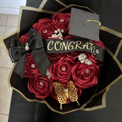 Lindo Ramo   De 13 Rosas Color Rojo Vino 