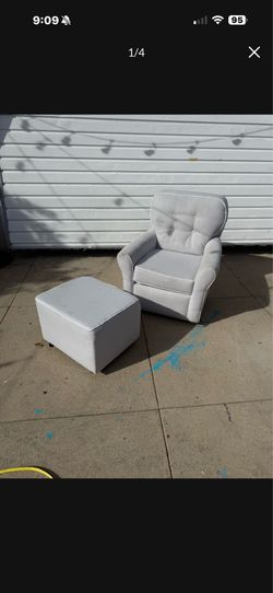 Swivel Chair & foot rest