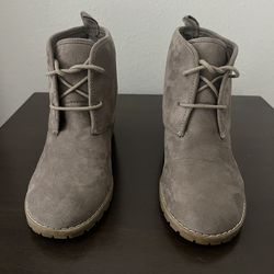 Women’s Grey 9.5 Suede Chukka Desert Boots