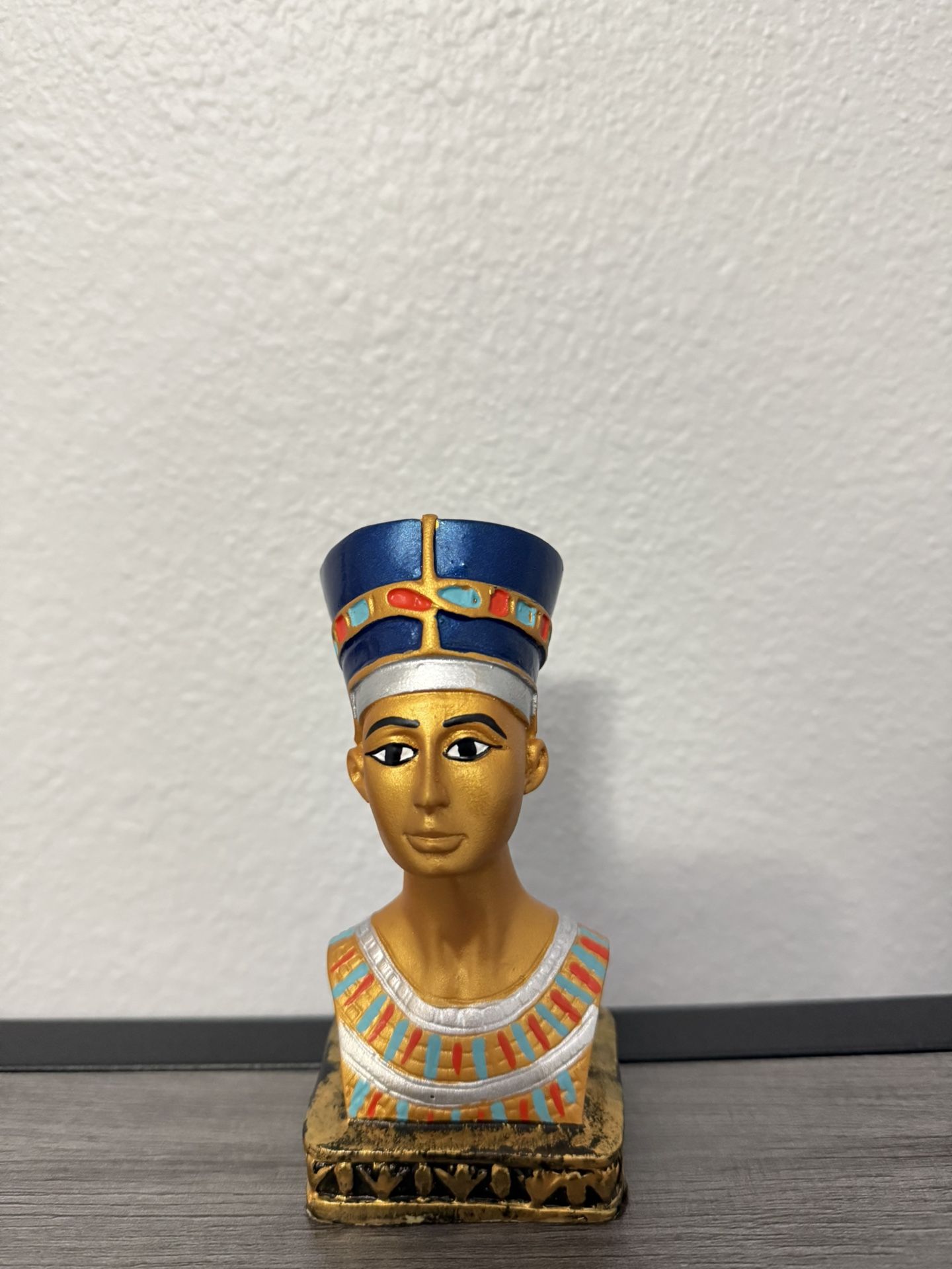 Egyptian Queen Nefertiti Bust