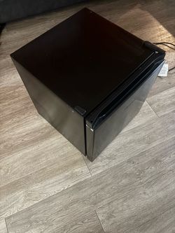 Mini fridge
