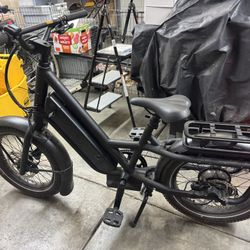 Specialized Globe E-bike