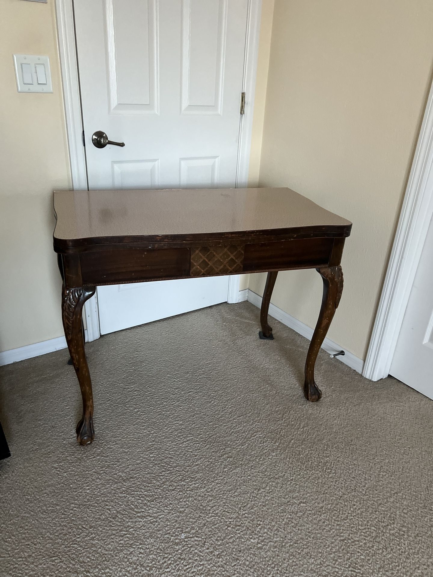 Antic Foldable Table