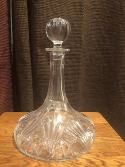 CRYSTAL LIQUOR DECANTER