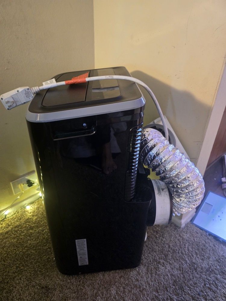 PORTABLE AIR CONDITIONER 14,000 BTU 60