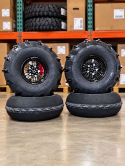 Rzr Pro R 35" Sandcraft Tires with 14 Paddle with Hostile Forged Gloss Black Wheel