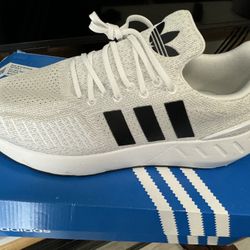 Adidas Swift Run Men's Size 10