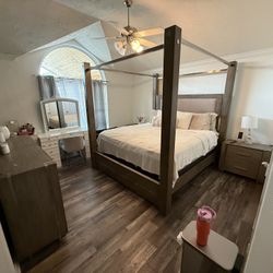 Real Wood 4 Piece Bedroom Set