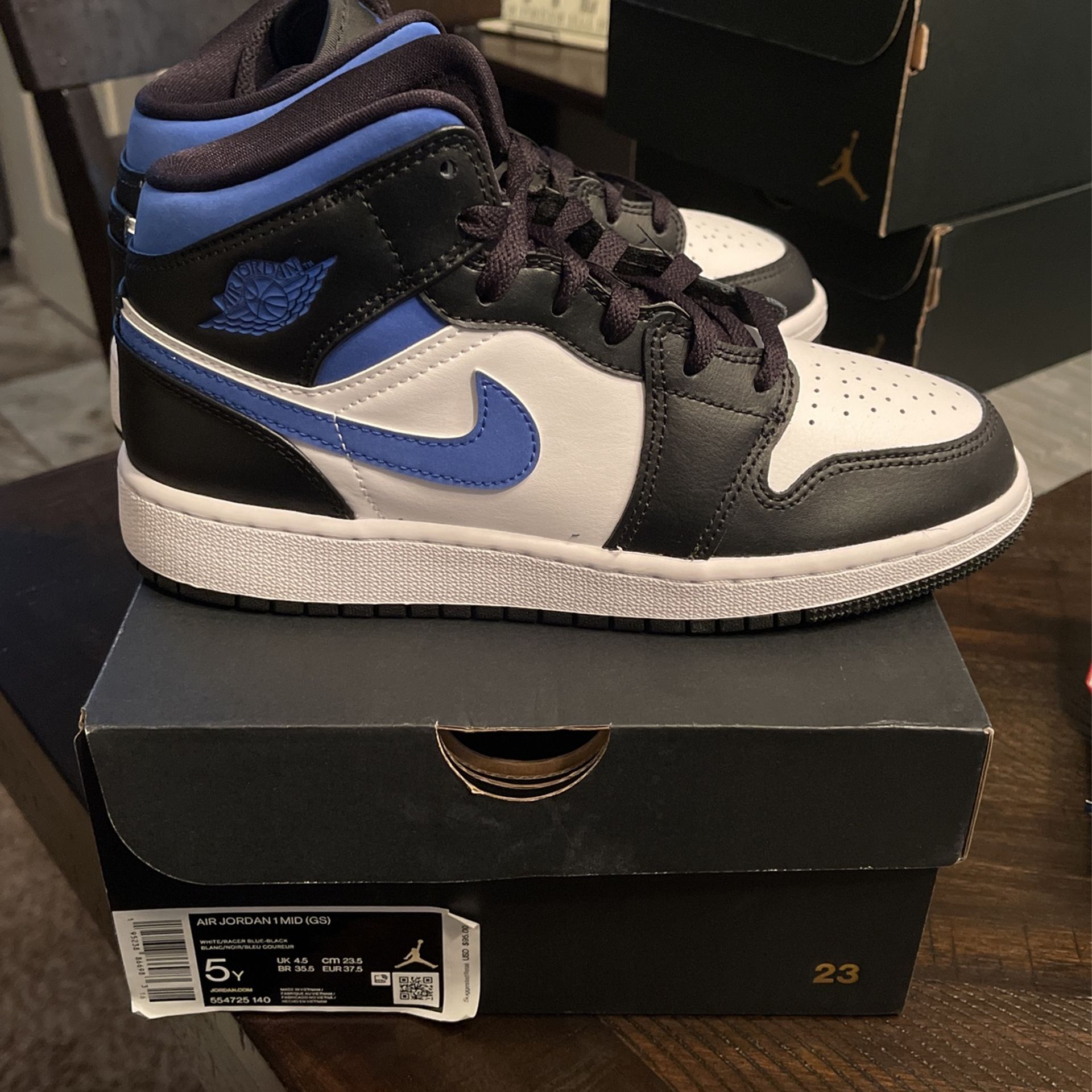 Air Jordan 1 MID White/racer Blue-black for Sale in Dinuba, CA