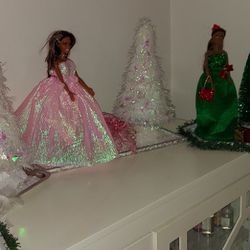 DISCOUNTED CHRISTMAS DOLLS