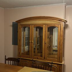 Broyhill China Cabinet And Table