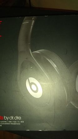 Beats executive headphones Mint condish Great Sound