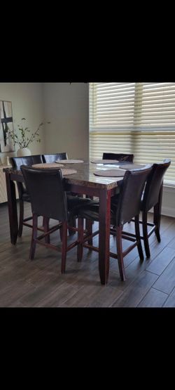 Dining Table 6 Chairs $300