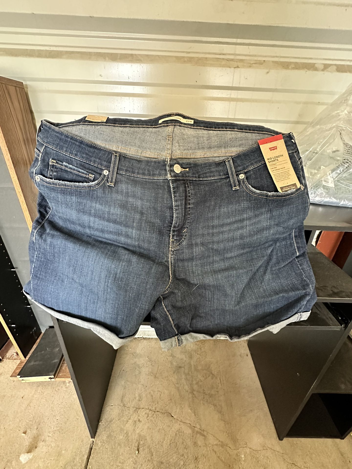 Levi’s Shorts With Tags