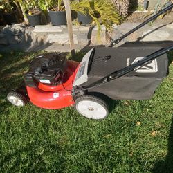 Yard Machine Lawn Mower 550ex 140cc 