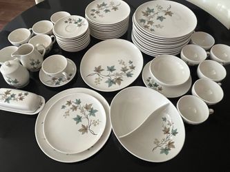 Mid Century Vintage Salem Syracuse Woodbine China Set - MCM Vintage Leaves (52 pieces)