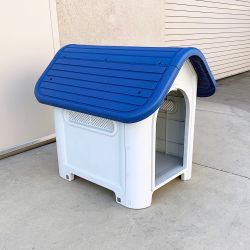 $50 (New) Plastic dog house (size small) pet indoor outdoor all weather shelter cage kennel 23x30x26”