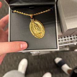 Beautiful Chain And Pendent🔥