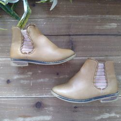 SIZE 9 TODDLER GIRLS CAMEL ANKLE BOOTIES