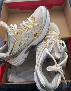 Saucony