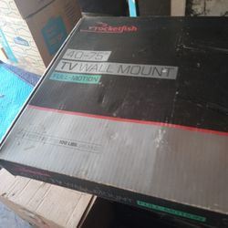 Full Motion TV Wall Mount 