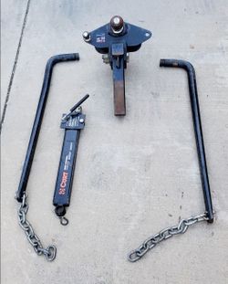 Curt Trailer hitch with Sway control bars, & Stabilizer In Good Working Condition