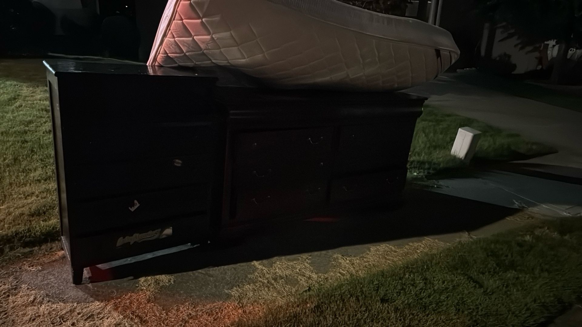 Mattress And Dressing Tables