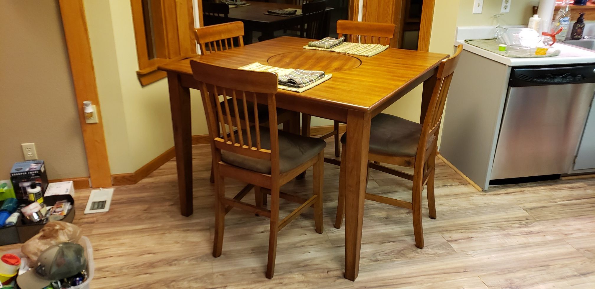 Kitchen Table and Chairs