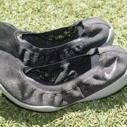NIKE STUDIO WRAP PACK 3 Women's Sport Sneaker Slip On