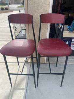 2 red Hight Chairs 