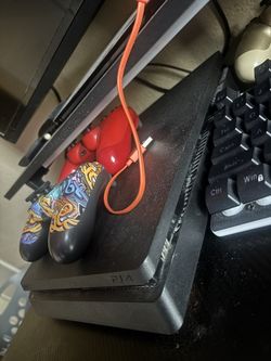 PS4 SLIM, Controllers , Games