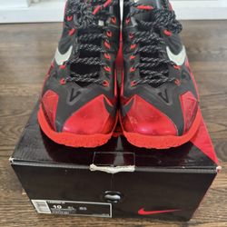 LeBron Away Men 10 Slightly Worn