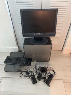Dell XPS Desktop PC with ViewSonic Monitor and Keyboard