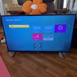 40” Hisense LED LCD Roku TV