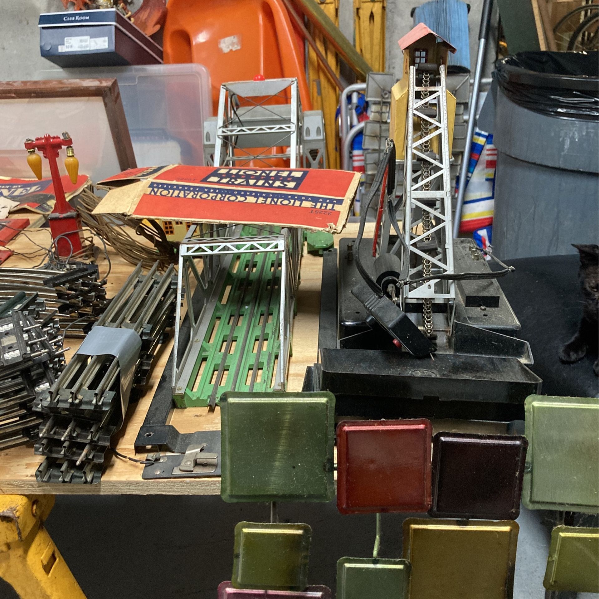 Lionel Prewar Trains and accesiors