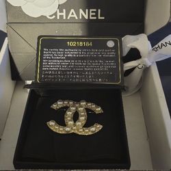 Chanel Pearl And Crystal Gold Brooch 