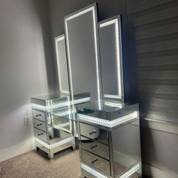 Viuro De Maquillaje Para Mujer Todo En Cristal Y Con 3 Luces Diferente