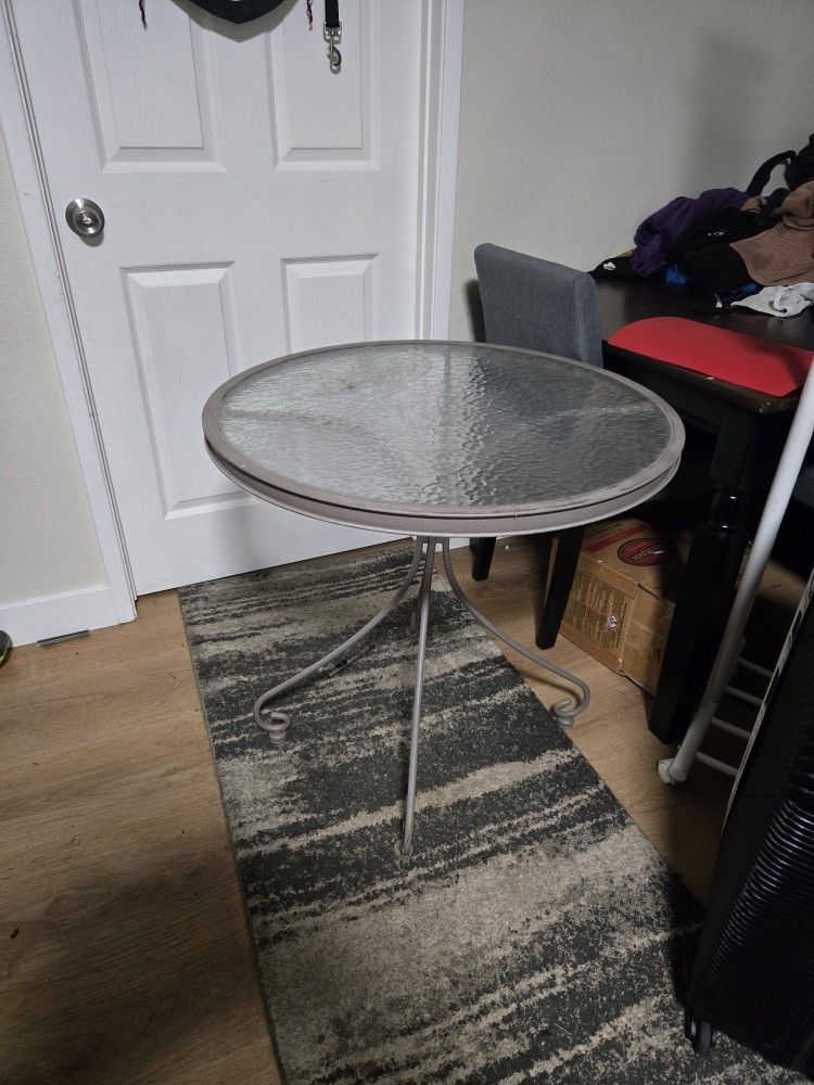 Patio Table $5