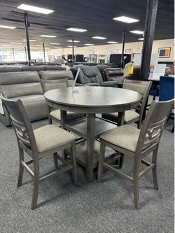 Dining Table Set. 🚚WE DELIVER🚚