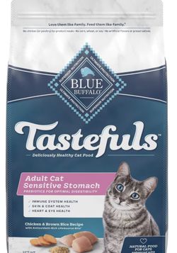 Blue Buffalo Tastefuls Sensitive Stomach Natural Adult Dry Cat Food, Chicken 5lbs bag$20
