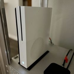 Xbox One S – 512GB – White – Great Condition – Original Box