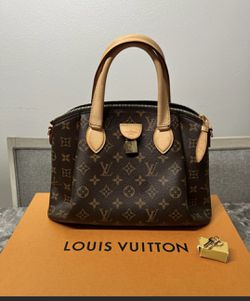 Louis Vuitton Rivoli Mm Bag for Sale in Clermont, FL - OfferUp