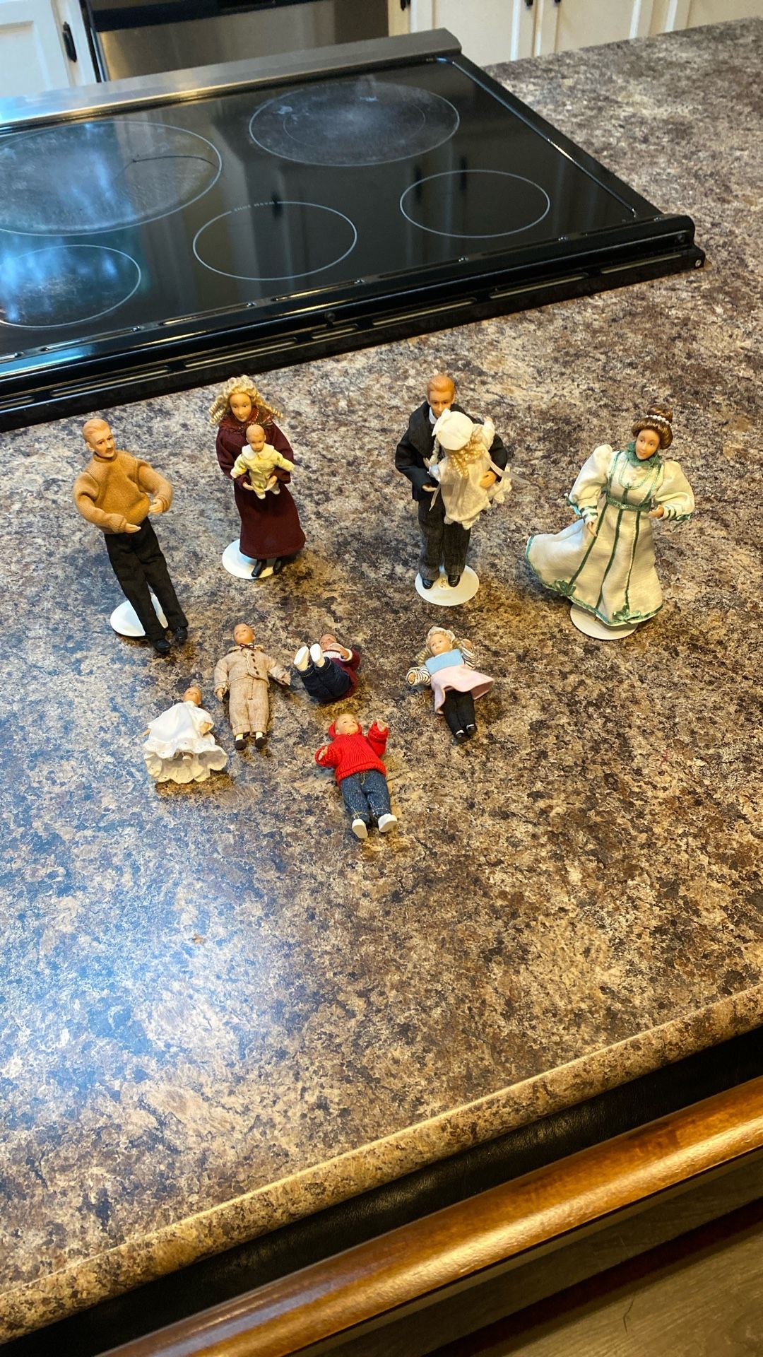 Miniature People For Doll Houses