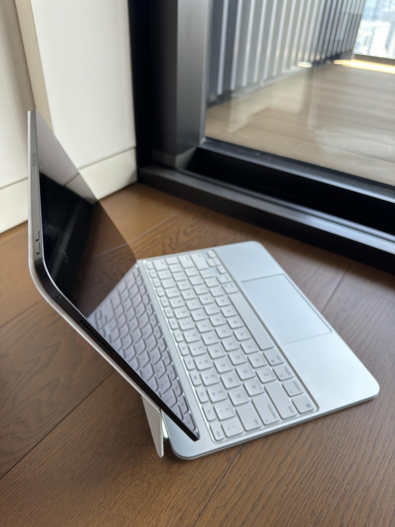 Apple Magic Keyboard: iPad Keyboard case - Used (Good Condition)