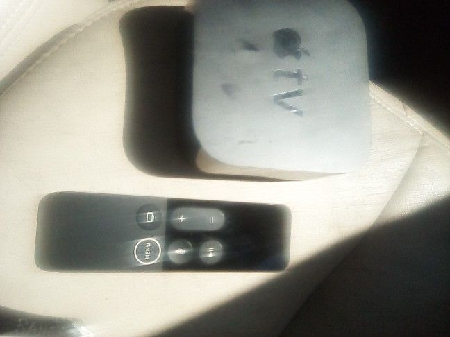 Apple TV W/Remote Control